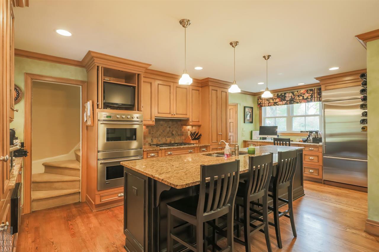 589 Lincoln Road Grosse Pointe, MI 48230 - Photo 16 of 52 50013534-15.JPG