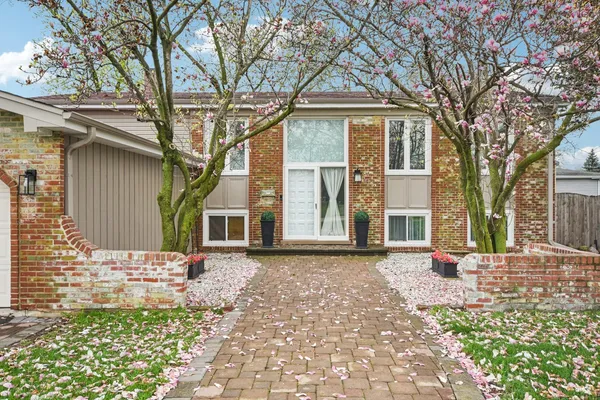 $529,900 | 941 Army Trail Boulevard, Addison, IL 60101