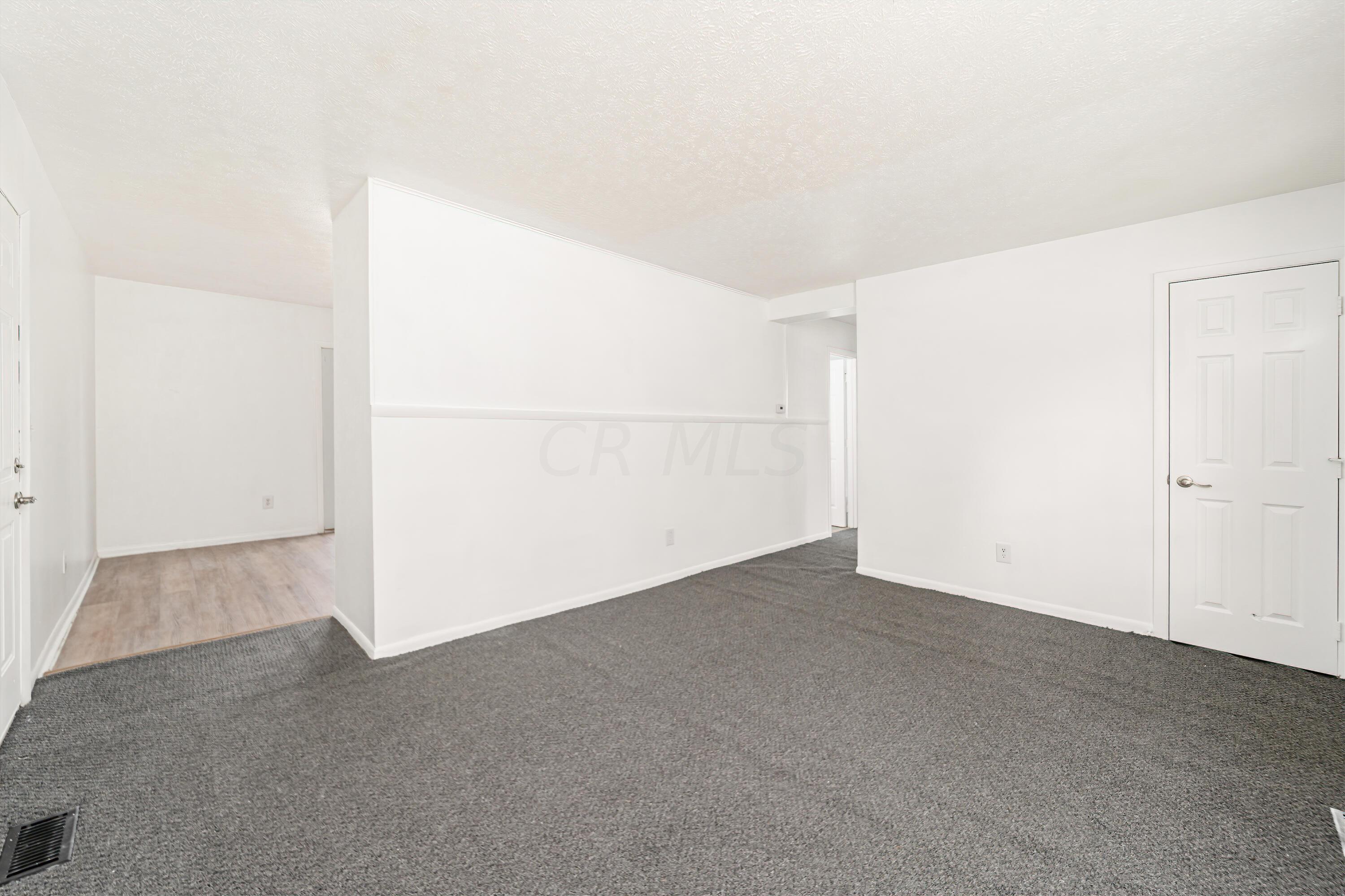 2553 Gatewood Road Columbus, OH 43219 - Photo 6 of 23 pic 6