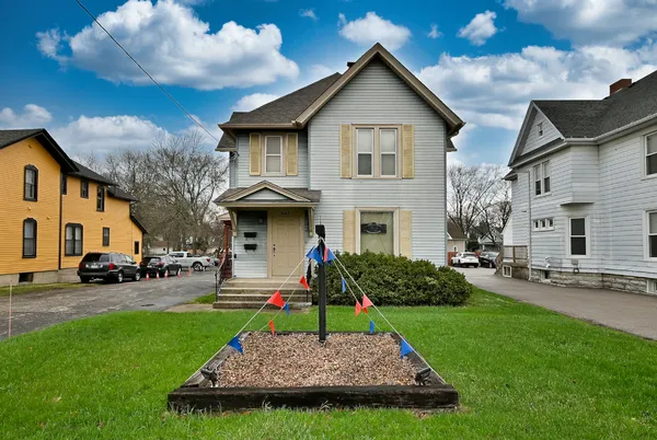 $710,000 | 442 North Lake Street, Aurora, IL 60506