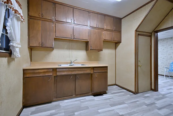 $710,000 | 442 North Lake Street, Aurora, IL 60506