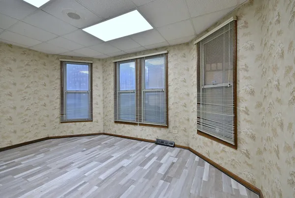 $710,000 | 442 North Lake Street, Aurora, IL 60506