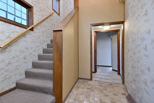 $710,000 | 442 North Lake Street, Aurora, IL 60506