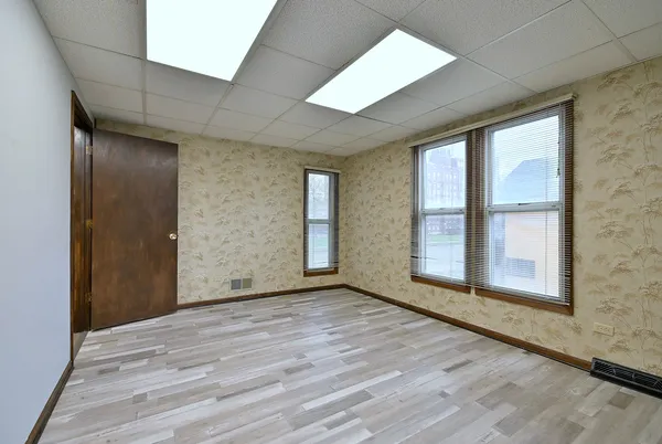 $710,000 | 442 North Lake Street, Aurora, IL 60506