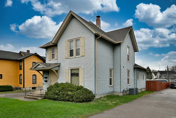 $710,000 | 442 North Lake Street, Aurora, IL 60506