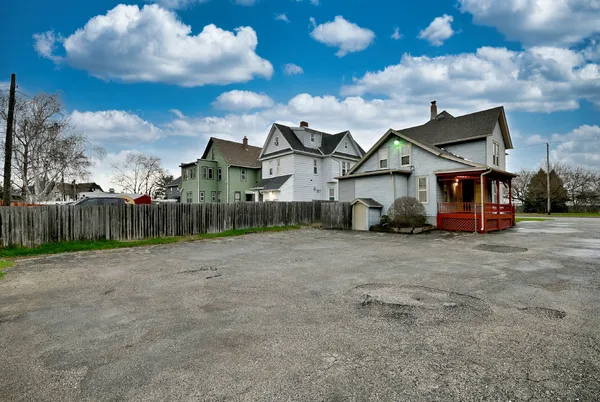 $710,000 | 442 North Lake Street, Aurora, IL 60506