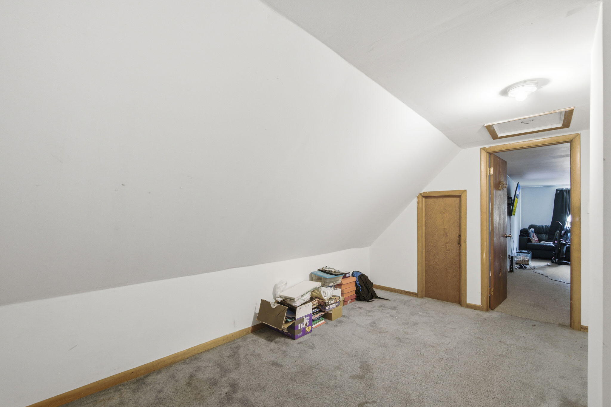 1577 South Union Street Milwaukee, WI 53204 - Photo 5 of 8 18-web-or-mls-_DSC8637