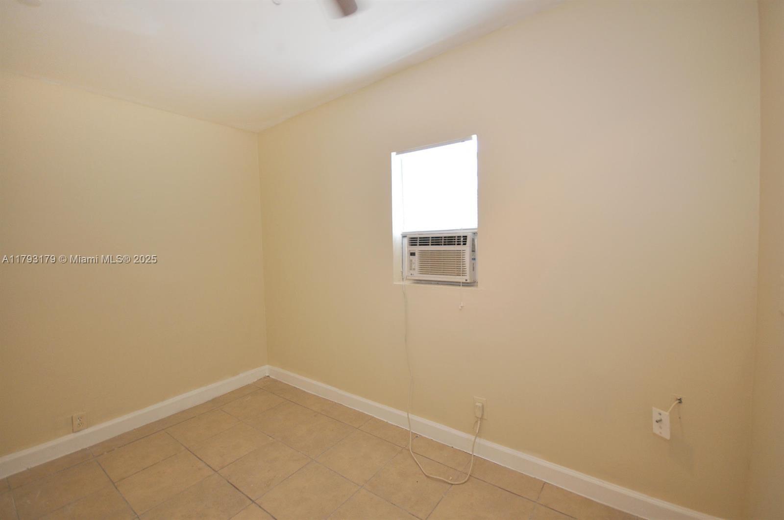 1265 Silver Beach Road Riviera Beach, FL 33404 - Photo 11 of 20