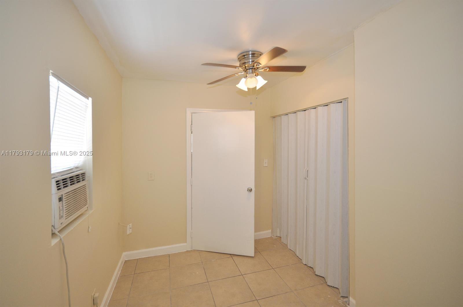 1265 Silver Beach Road Riviera Beach, FL 33404 - Photo 12 of 20