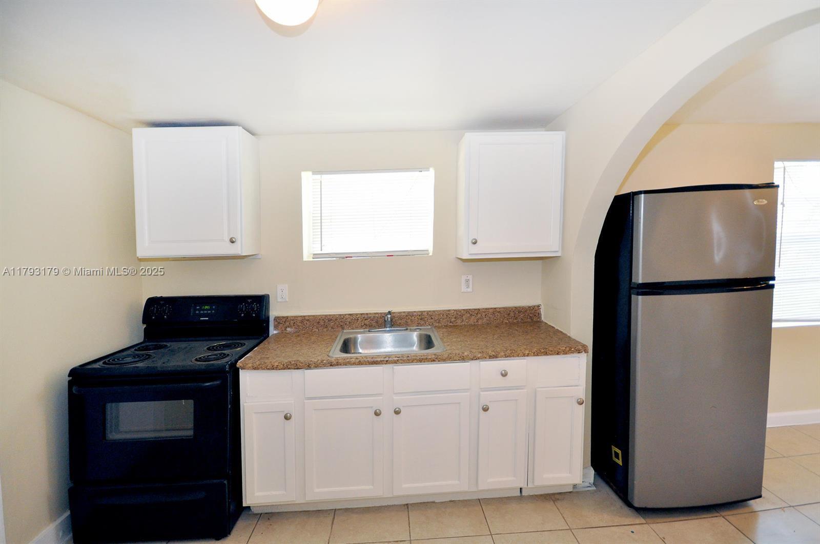 1265 Silver Beach Road Riviera Beach, FL 33404 - Photo 5 of 20