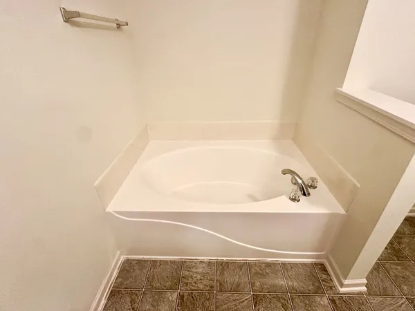 $314,900 | 2360 Highway 31W, Unit 206, White House, TN 37188