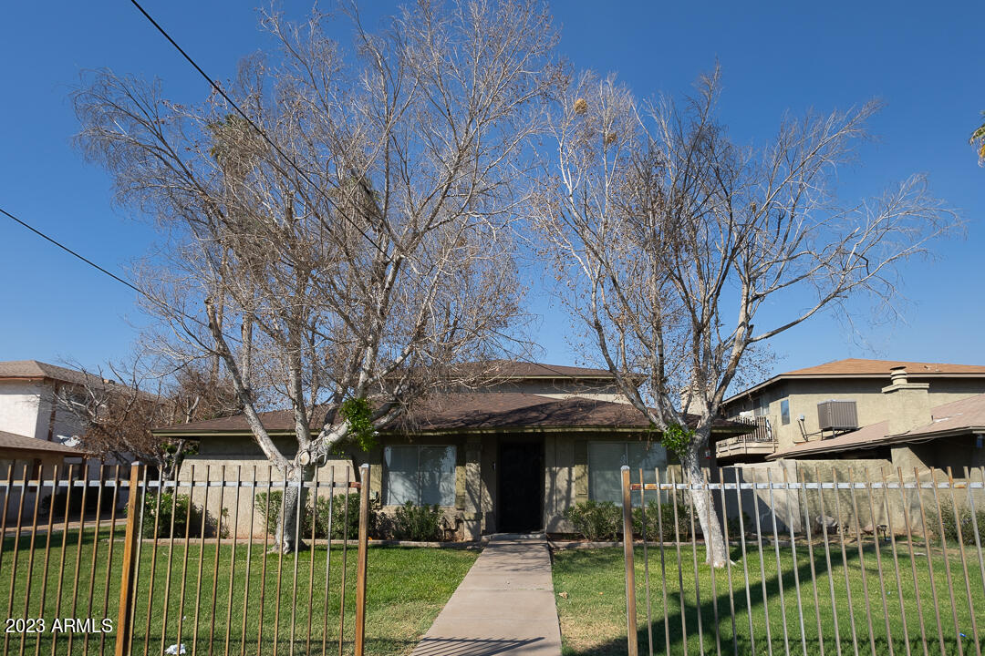3320 West Northern Avenue Phoenix, AZ 85051 - Photo 3 of 21 IMG_9283-HDR