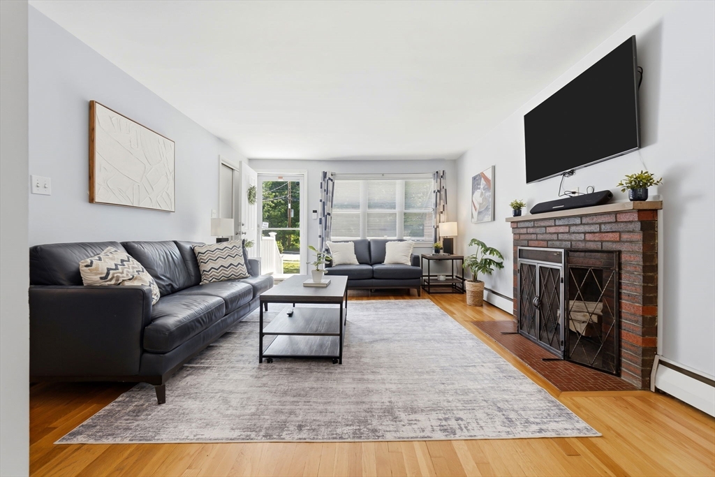 542 Trapelo Road Waltham, MA 02452 - Photo 5 of 42