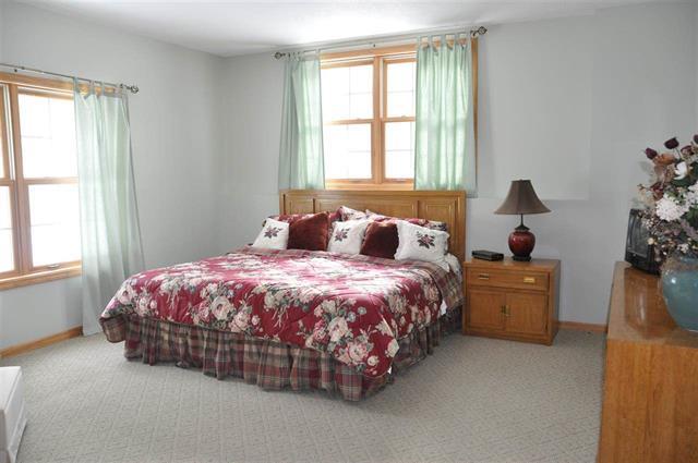 2642 Hunters Ridge Petoskey, MI 49770 - Photo 19 of 24 Gallery Image 19