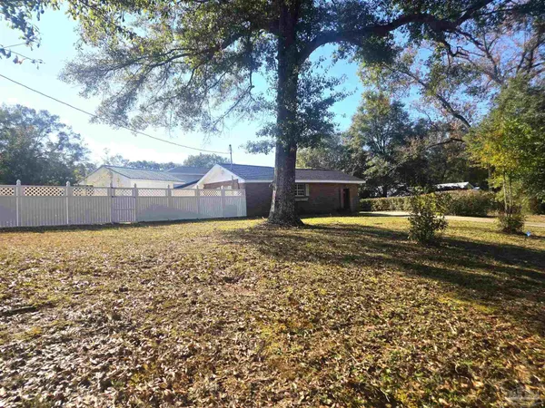 $324,500 | 6001 W Highway, Century, FL 32535