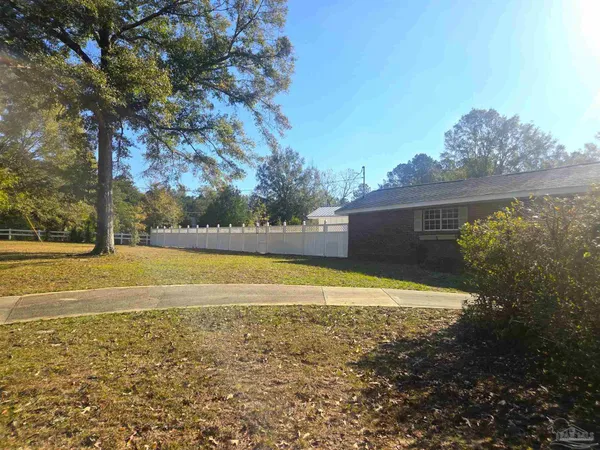 $324,500 | 6001 W Highway, Century, FL 32535