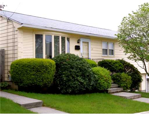 105 Raphael Avenue Providence, RI 02904 - Photo 2 of 4 Exterior Front.