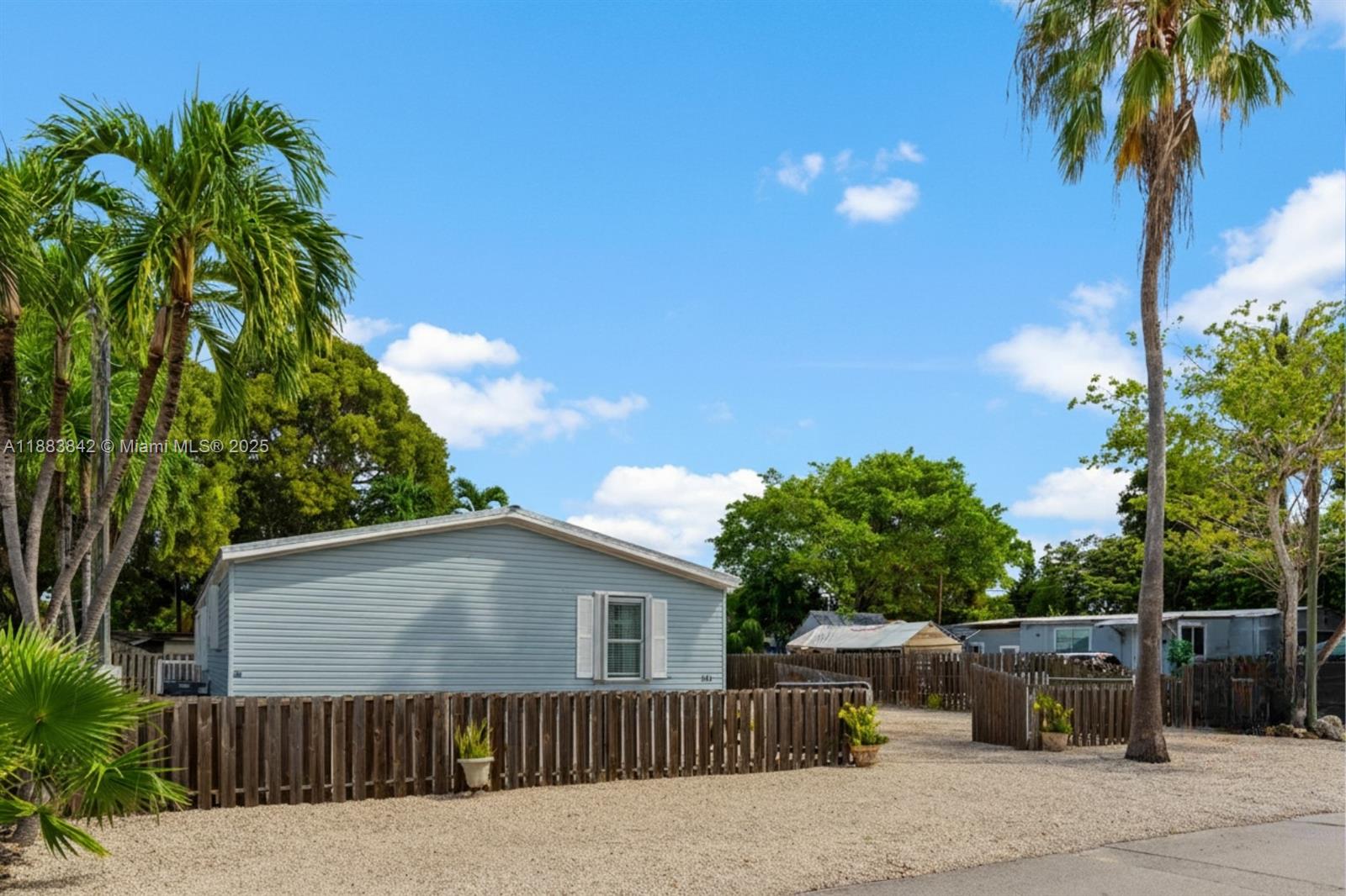 278 King Avenue Key Largo, FL 33037 - Photo 5 of 58