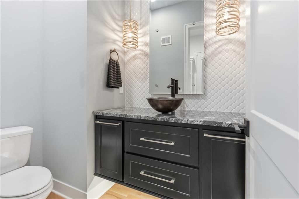 8181 Valley Road Lenexa, KS 66220 - Photo 23 of 48