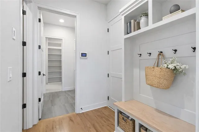 $897,500 | 8181 Valley Road, Lenexa, KS 66220