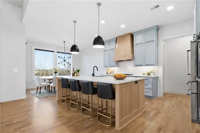 $897,500 | 8181 Valley Road, Lenexa, KS 66220