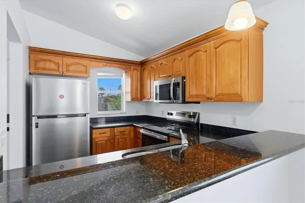 $2,195 | 3502 19th Street West, Bradenton, FL 34205