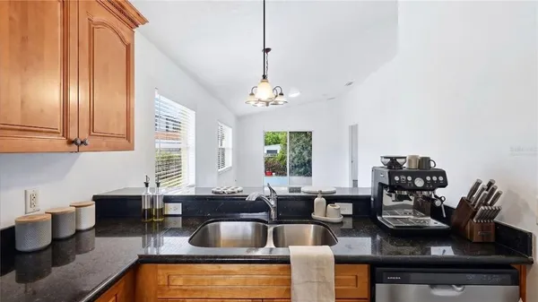 $2,095 | 3502 19th Street West, Bradenton, FL 34205