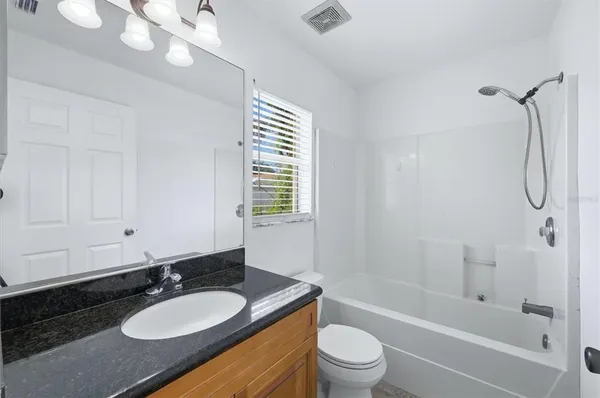 $2,195 | 3502 19th Street West, Bradenton, FL 34205