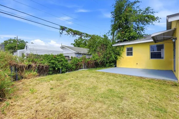 $2,095 | 3502 19th Street West, Bradenton, FL 34205