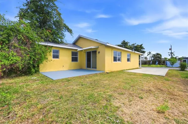 $2,195 | 3502 19th Street West, Bradenton, FL 34205