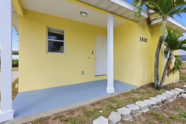 $2,195 | 3502 19th Street West, Bradenton, FL 34205