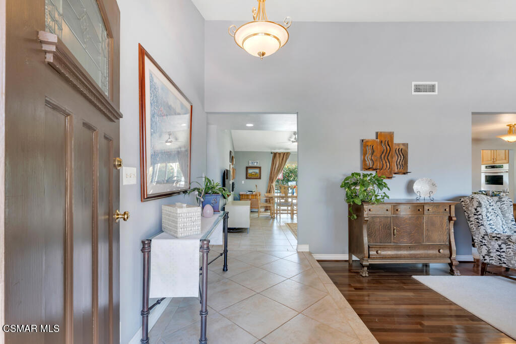 3673 Valencia Avenue Simi Valley, CA 93063 - Photo 6 of 69