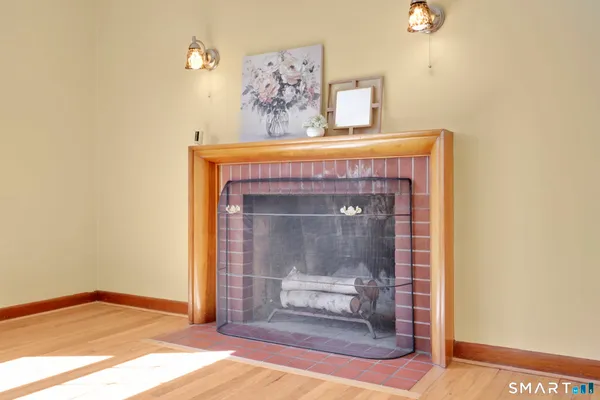 $419,900 | 36 Highland Terrace, Essex, CT 06442