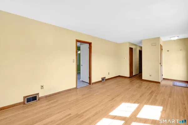 $419,900 | 36 Highland Terrace, Essex, CT 06442