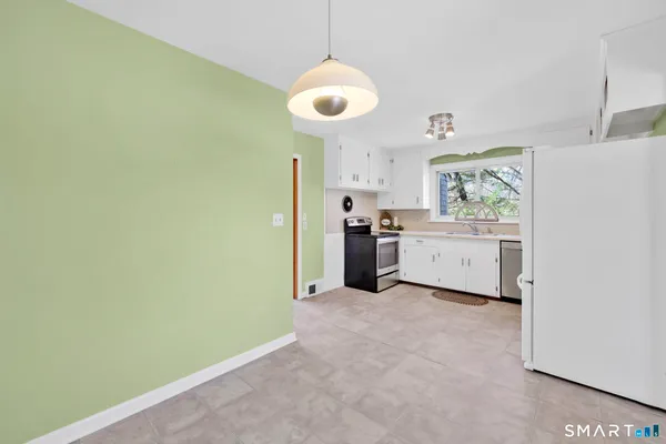 $419,900 | 36 Highland Terrace, Essex, CT 06442