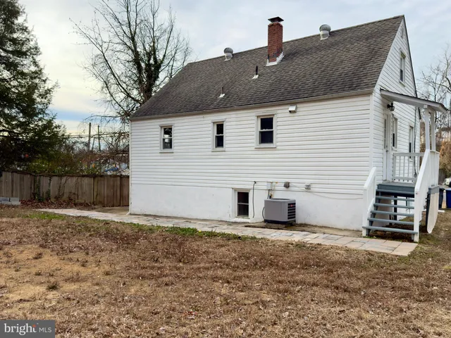a house view with a backyard