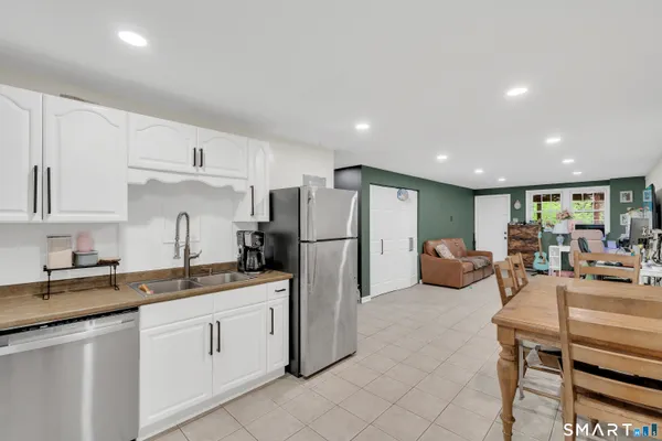 $569,900 | 30 Stoneycrest Drive, Meriden, CT 06450