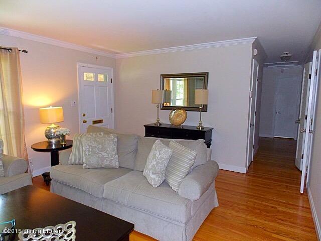 4620 Beaver Road Louisville, KY 40207 - Photo 7 of 28 IMG_2402