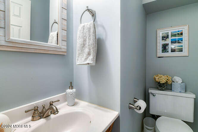 38 Carolyn Road Little Silver, NJ 07739 - Photo 20 of 31 38 Carolyn Rd Little Silver NJ-small-006
