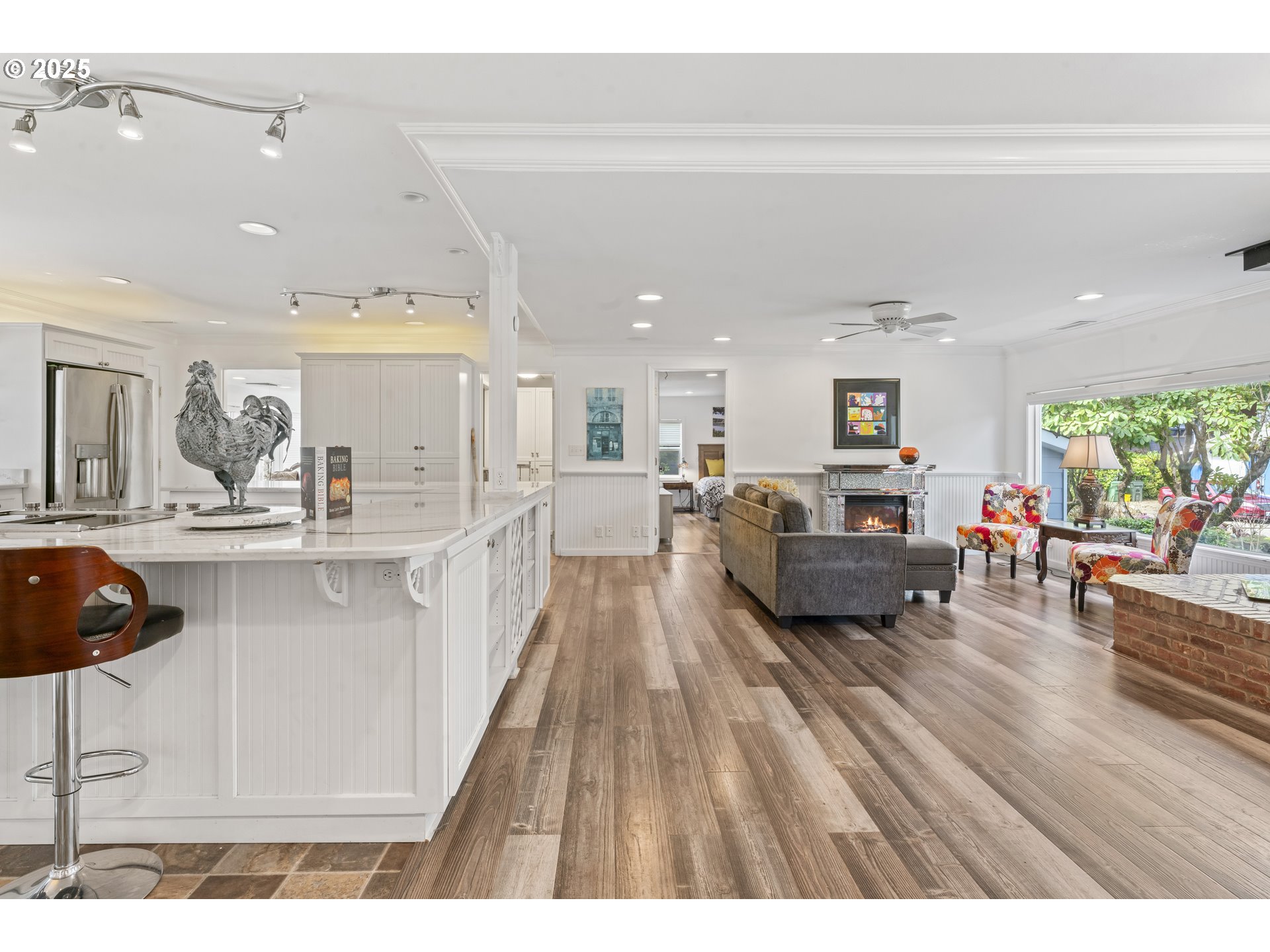 9202 Phey Lane Florence, OR 97439 - Photo 18 of 47 a living room with furniture and a wooden floor