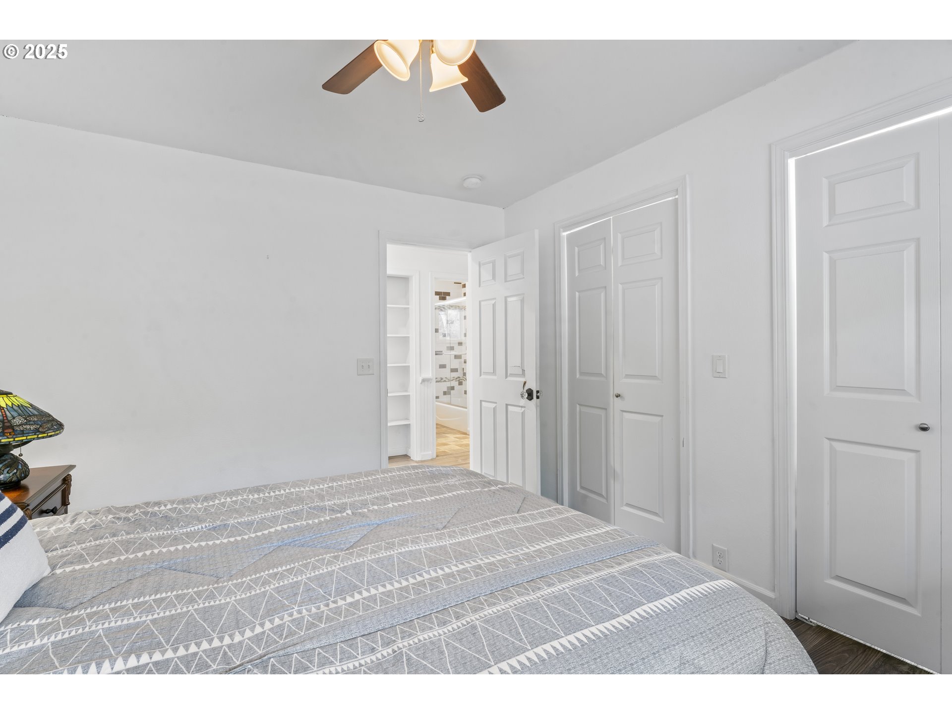 9202 Phey Lane Florence, OR 97439 - Photo 30 of 47 a view of a livingroom with wooden floor