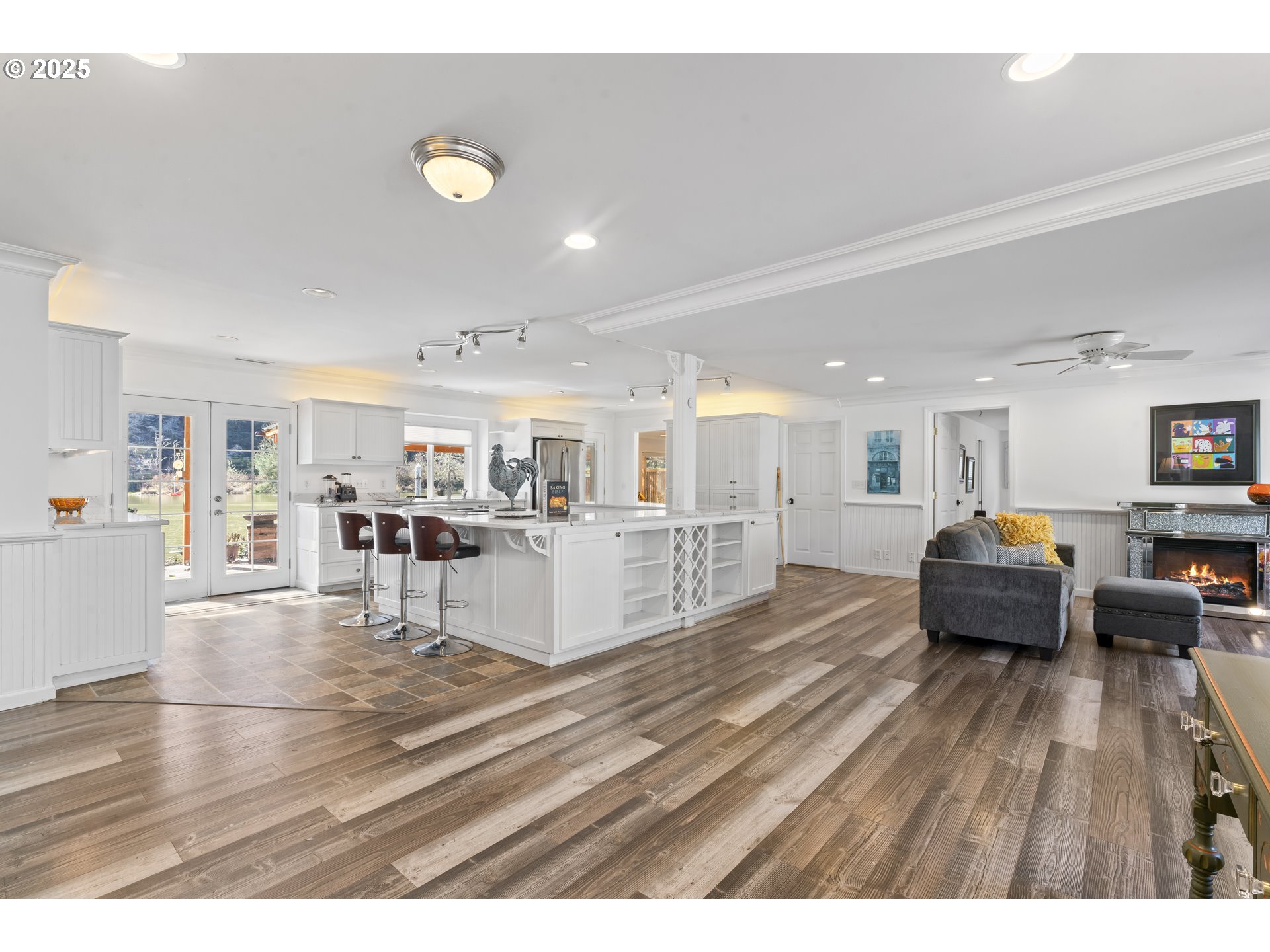 9202 Phey Lane Florence, OR 97439 - Photo 5 of 47 a living room with furniture and a wooden floor