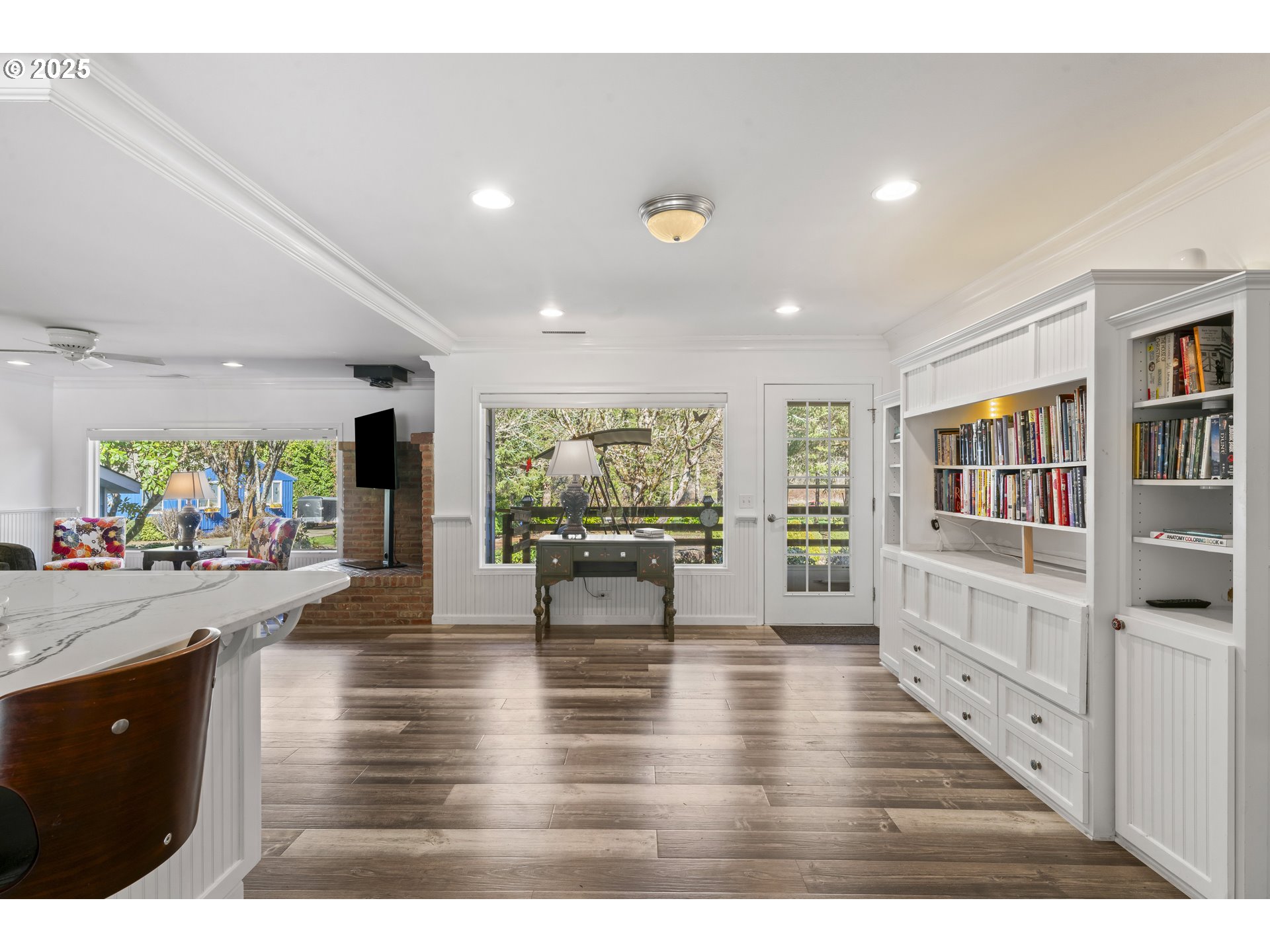 9202 Phey Lane Florence, OR 97439 - Photo 6 of 47 a living room with furniture and a flat screen tv