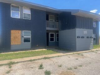 105 Pecos Place Plainview, TX 79072 - Photo 2 of 26 IMG_4117 (1)