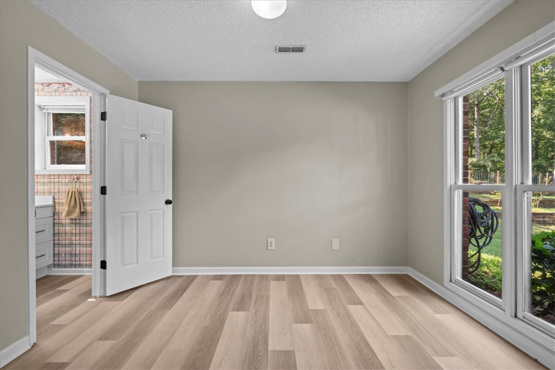 2017 Crystal Bay Court Seneca, SC 29672 - Photo 25 of 39 Office / Guest room