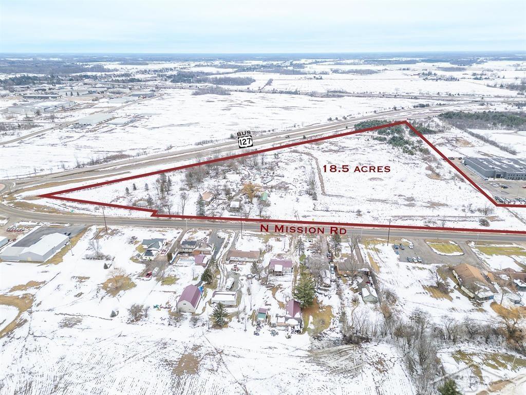 11426 North Mission Road Clare, MI 48617 - Photo 4 of 20