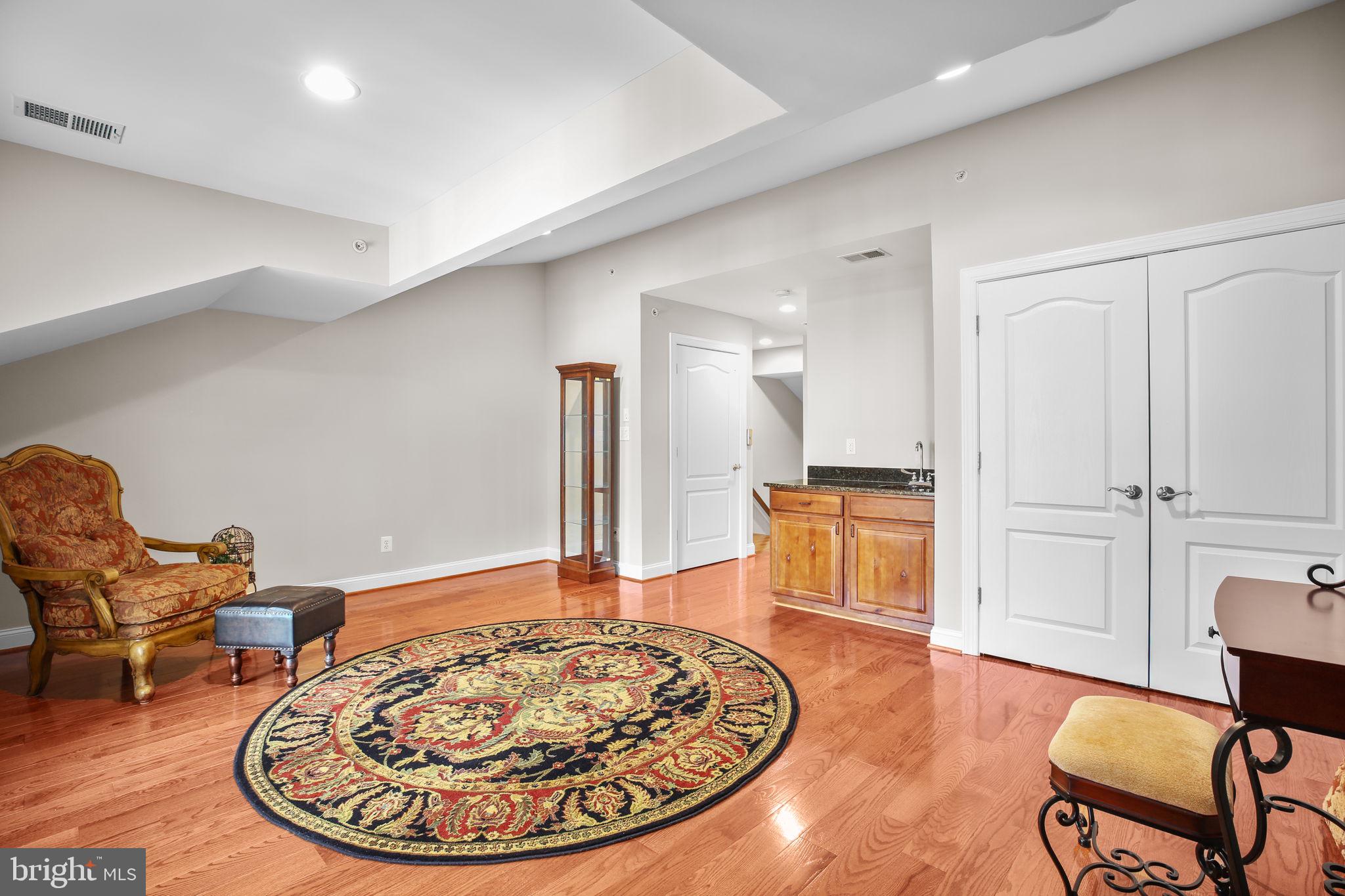 229 Mill Street Occoquan, VA 22125 - Photo 32 of 61 Upper Level Private Suite