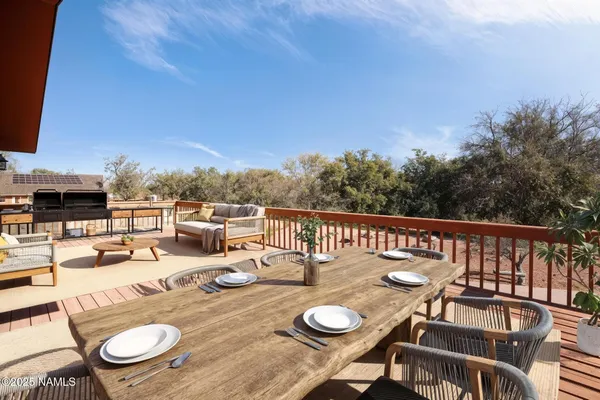 a view of an outdoor space