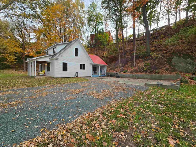 $339,000 | 50 South Court Street, Haverhill, NH 03785