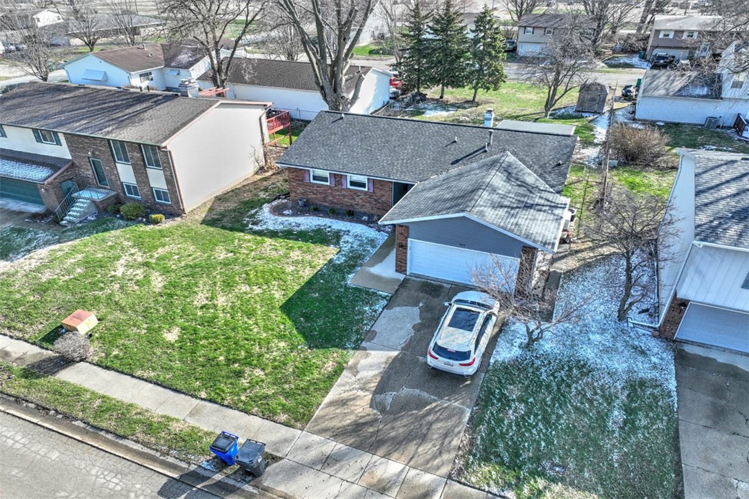 852 Jefferson Drive Decatur, IL 62521 - Photo 4 of 29 Gallery Image 4